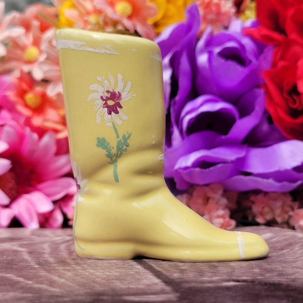 Ceramic Yellow Boot